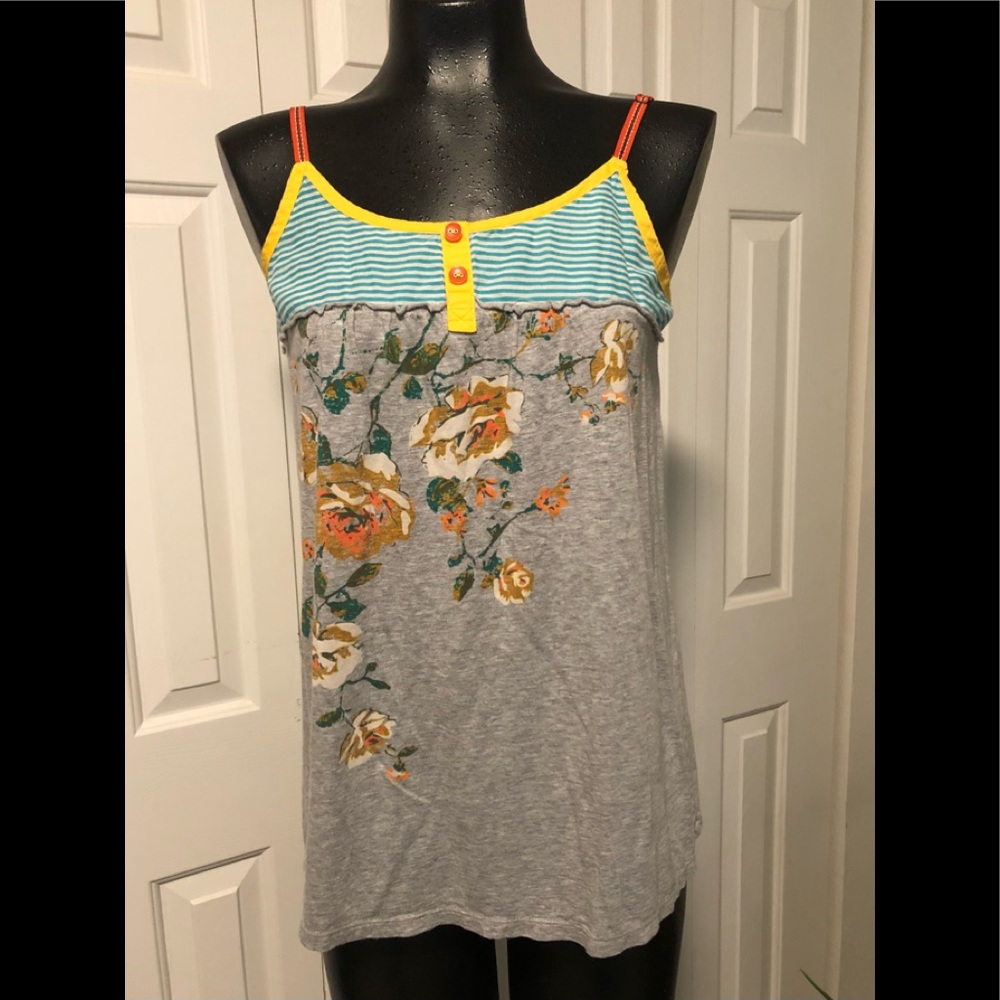 Sosik brand size large tank top .